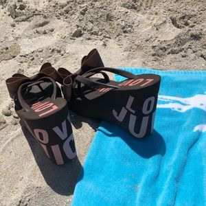 beach shoes slippers